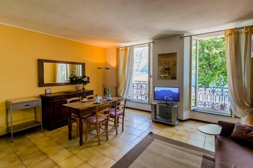 Le Residenze Del Conte Agudio Malgrate Quarto foto