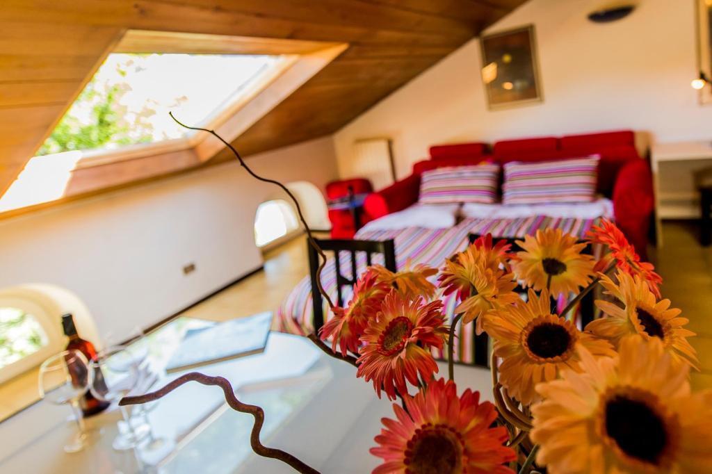 Le Residenze Del Conte Agudio Malgrate Quarto foto